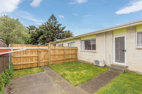 Photo of property in 10/171f Queens Drive, Lyall Bay, Wellington, 6022