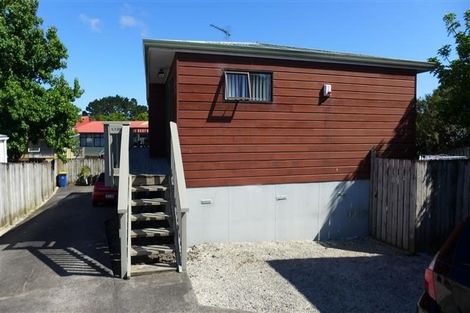Photo of property in 1/130 Colwill Road, Massey, Auckland, 0614