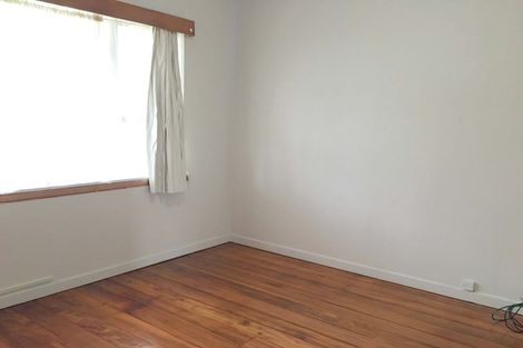 Photo of property in 11 Hutchinson Avenue, New Lynn, Auckland, 0600
