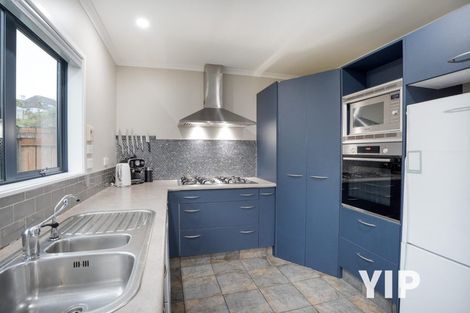 Photo of property in 140 Woodman Drive, Tawa, Wellington, 5028