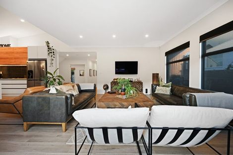 Photo of property in 3d Lake Domain Drive, Frankton, Hamilton, 3204