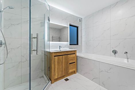 Photo of property in 18 Dotterel Place, Westgate, Auckland, 0614