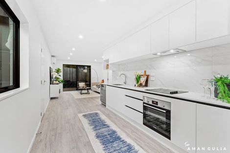 Photo of property in 26-28 Pomaria Road, Henderson, Auckland, 0610