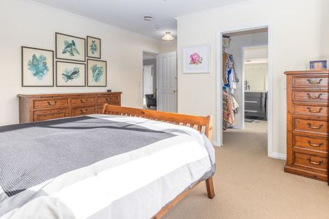 Photo of property in 7 Tararua Close, Aotea, Porirua, 5024