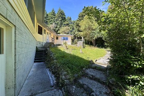 Photo of property in 480 Stokes Valley Road, Stokes Valley, Lower Hutt, 5019