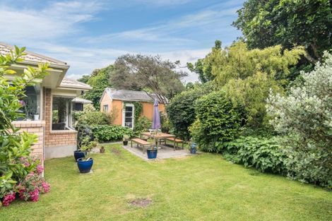 Photo of property in 4 Kaikomako Road, Waikanae, 5036