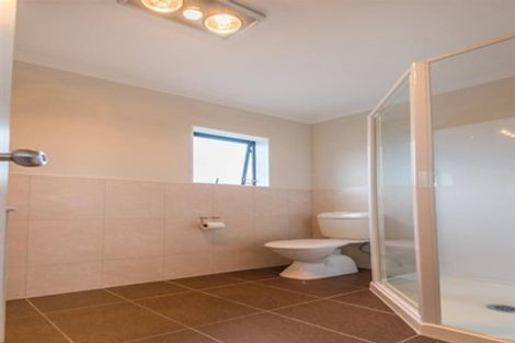 Photo of property in 48 Kirikiri Drive, Papakura, 2110