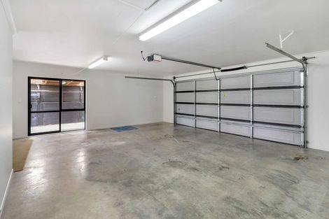 Photo of property in 21 Mandalay Place, Waiuku, 2123