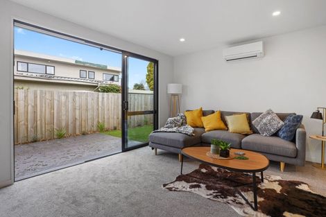 Photo of property in 6 Avonhead Road, Avonhead, Christchurch, 8042