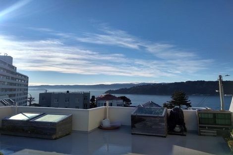 Photo of property in 2u4 Grafton Road, Roseneath, Wellington, 6011