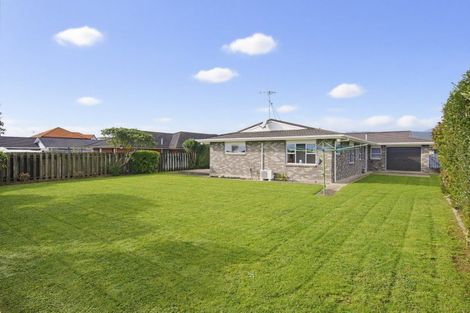 Photo of property in 16 Easton Way, Levin, 5510