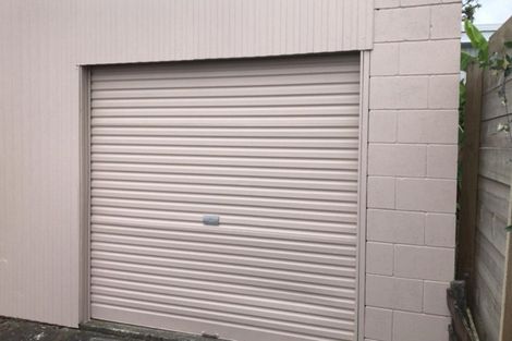 Photo of property in 2/48 Stanniland Street, Sunnyhills, Auckland, 2010
