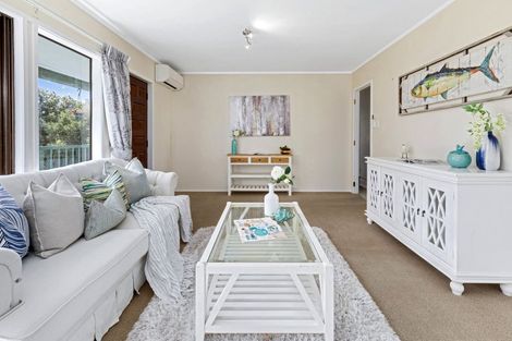 Photo of property in 2/130 Glamorgan Drive, Torbay, Auckland, 0630