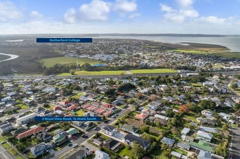 Photo of property in 1/3 Royal View Road, Te Atatu South, Auckland, 0610
