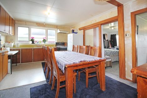Photo of property in 82 Grove Road, Papakura, 2110