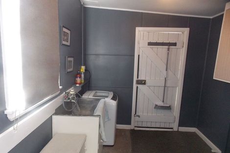 Photo of property in 27 Chelwood Street, Takaro, Palmerston North, 4412