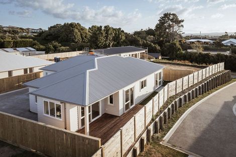 Photo of property in 13b Western Avenue, Omokoroa, 3114