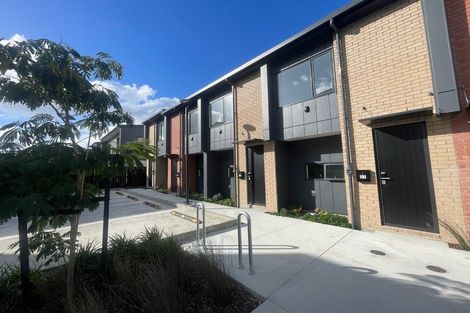 Photo of property in 33 Parkwood Avenue, Westgate, Auckland, 0614