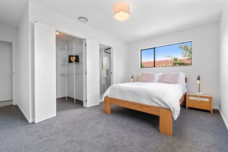 Photo of property in 69a Kervil Avenue, Te Atatu Peninsula, Auckland, 0610