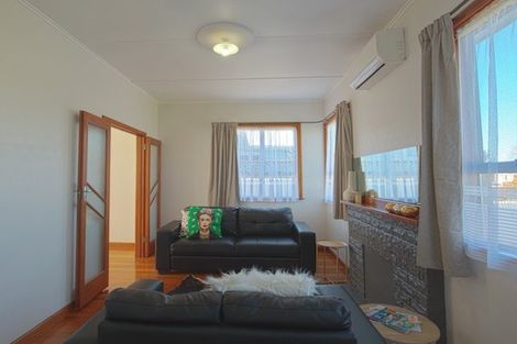 Photo of property in 8 Hinton Road, Taradale, Napier, 4112