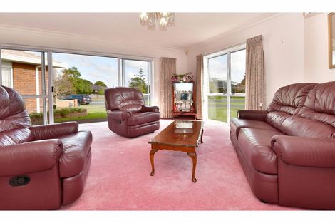 Photo of property in 3 Settlers Grove, Orewa, 0931