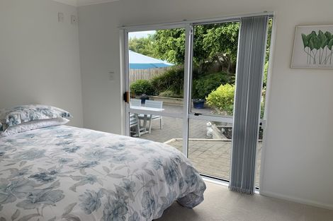 Photo of property in 14 Conacher Close, East Tamaki Heights, Auckland, 2016