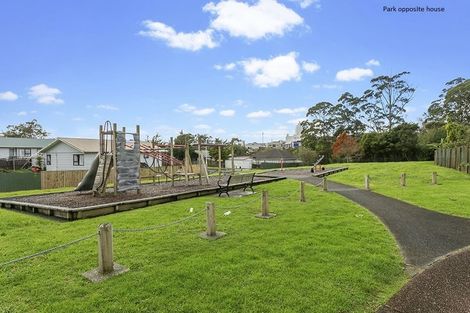 Photo of property in 46a Riserra Drive, Ranui, Auckland, 0612
