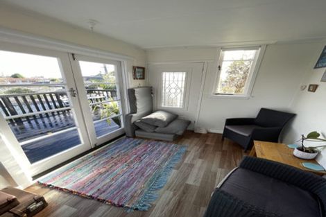 Photo of property in 9 Copley Street, New Lynn, Auckland, 0600