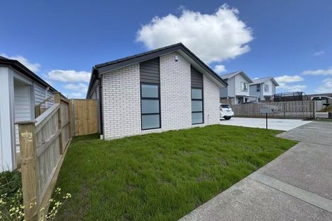 Photo of property in 10 Enchantment Lane, Karaka, Papakura, 2113