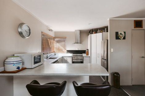 Photo of property in 27 Te Arawa Place, Welcome Bay, Tauranga, 3112