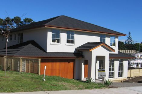 Photo of property in 38 Newbury Place, Schnapper Rock, Auckland, 0632