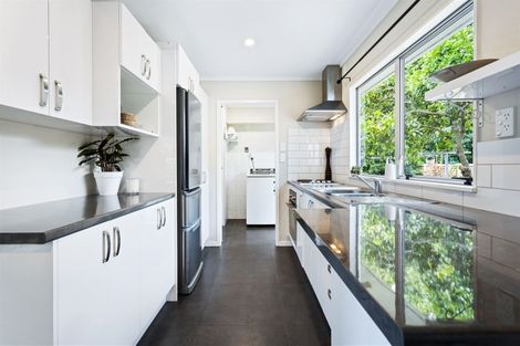 Photo of property in 60 Taikata Road, Te Atatu Peninsula, Auckland, 0610