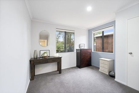 Photo of property in 21 Misty Valley Drive, Henderson, Auckland, 0612