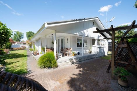 Photo of property in 27 Samuel Place, Queenwood, Hamilton, 3210