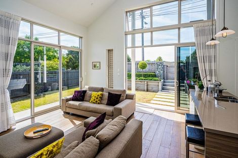 Photo of property in 9 Wharf Road, Albany, Auckland, 0632