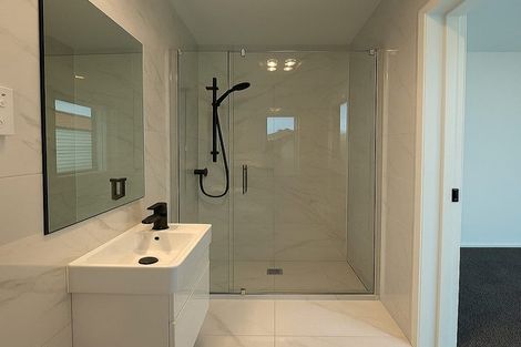 Photo of property in 8/5 Chevis Place, Pakuranga, Auckland, 2010