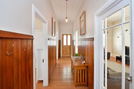 Photo of property in 114 Awaroa Road, Helensville, 0800