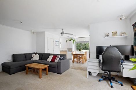 Photo of property in 35 Moloney Terrace, Pukekohe, 2120