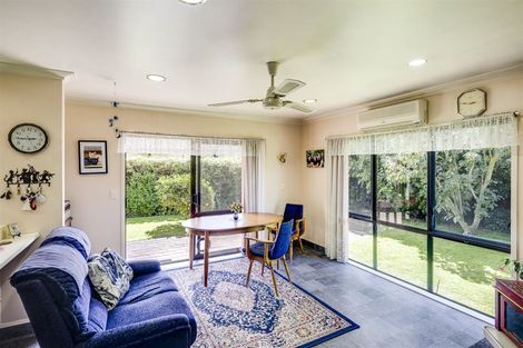 Photo of property in 32 Kotuku Place, Taradale, Napier, 4112