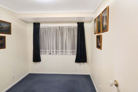 Photo of property in 16 Cathie Place, Karori, Wellington, 6012