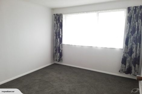 Photo of property in 2/13 Saint Ronans Avenue, Waterloo, Lower Hutt, 5011