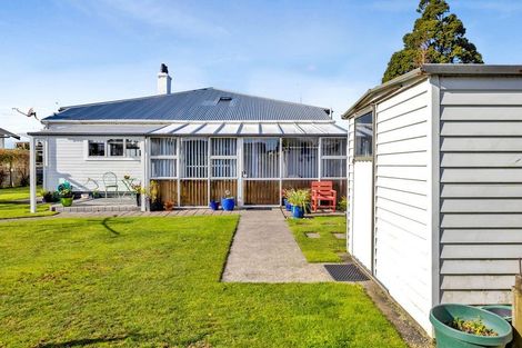 Photo of property in 1 Morrissey Street, Hawera, 4610
