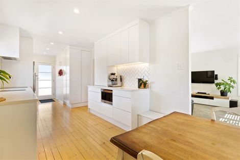 Photo of property in 7 Kervil Avenue, Te Atatu Peninsula, Auckland, 0610