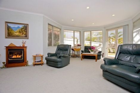 Photo of property in 22 Mahoney Drive, Albany, Auckland, 0632