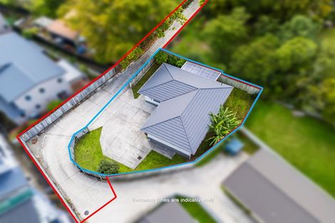 Photo of property in 37 Awaroa Road, Sunnyvale, Auckland, 0612