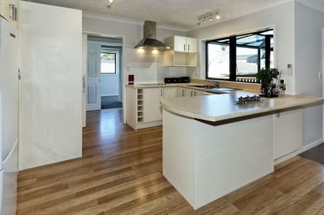 Photo of property in 2 Khaleel Place, Henderson, Auckland, 0612