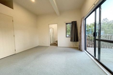 Photo of property in 12 Springwater Vale, Unsworth Heights, Auckland, 0632