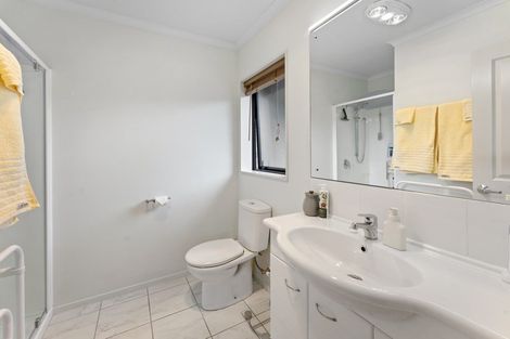 Photo of property in 15 Percy Kinsman Crescent, Riverstone Terraces, Upper Hutt, 5018