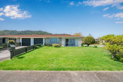 Photo of property in 1 Graham Grove, Waikanae, 5036