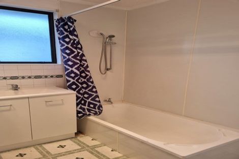 Photo of property in 2/87 Manuroa Road, Takanini, 2112